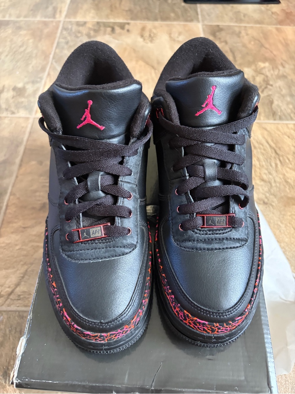 Air Jordan 3 (GS) Retro Black/Berry Sneakers - Picture 3 of 12